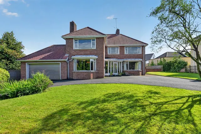Upper Malone Road, Belfast, BT9, photo 1