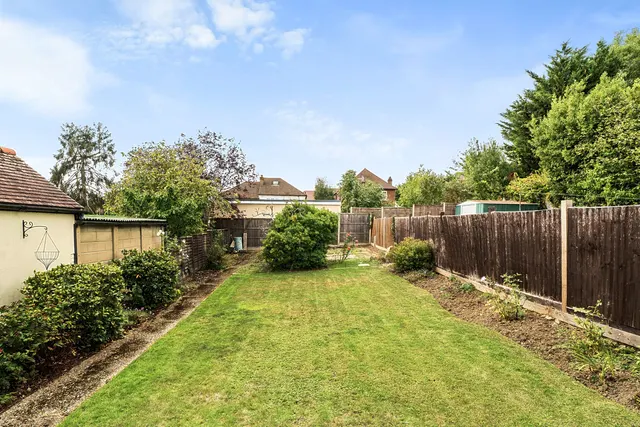 Winchester Road, Northwood, HA6, photo 2
