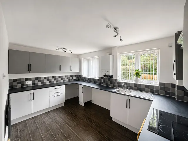 Green Meadow Road, Willenhall, WV12, photo 3