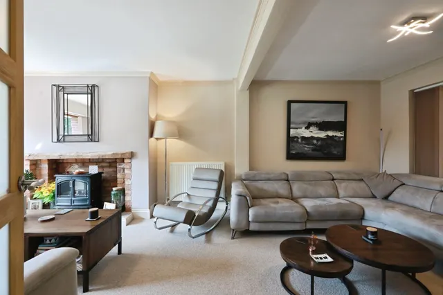 Photo 2 — Mountford Close, Wellesbourne, Warwick