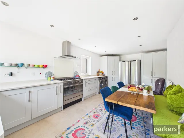Wokingham Road, Hurst, RG10, photo 2