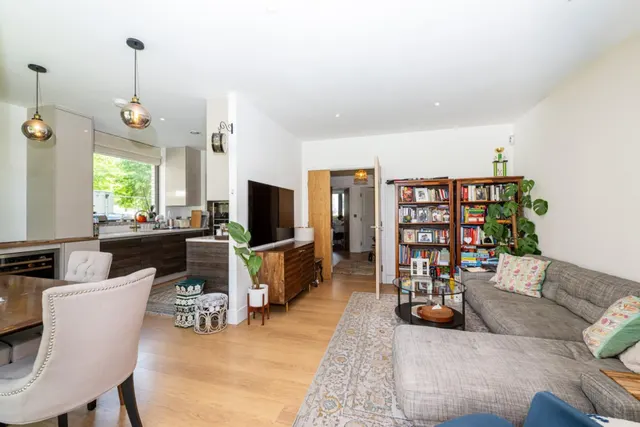 Photo 3 — Kilburn Park Road, Maida Vale, NW6