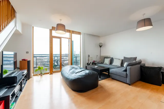 Western Beach Apartments, Hanover Avenue, London E16, photo 1
