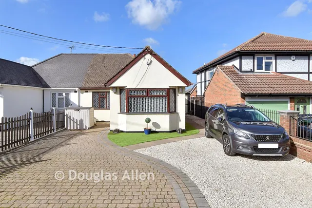 Hill Avenue, Wickford, SS11, photo 1