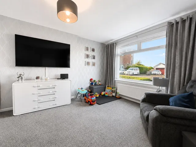 Photo 3 — Lincoln Avenue, Uddingston, Glasgow, Lanarkshire, G71 5QT
