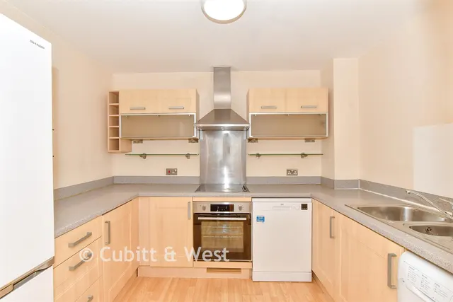 Gisors Road, Southsea, PO4, photo 2