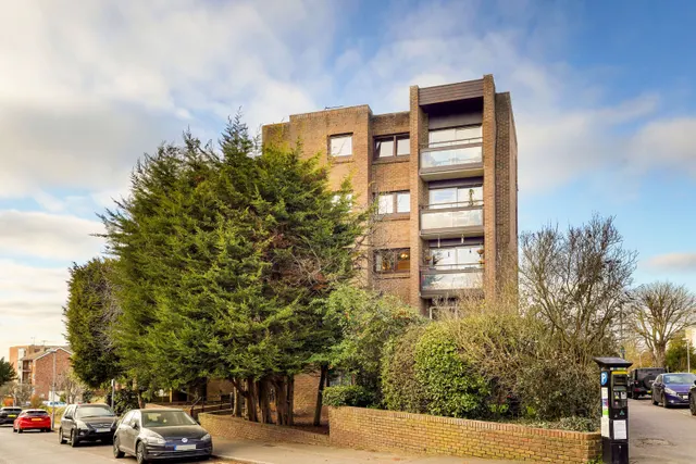 Avenue Elmers, Surbiton, KT6, photo 1