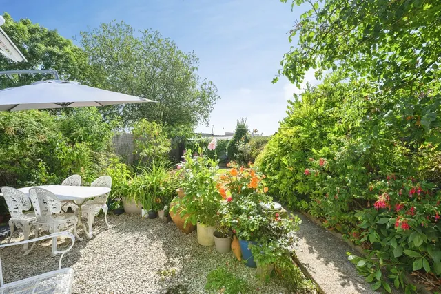 Radstock Way, Merstham, RH1, photo 3