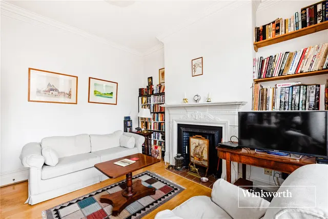 Photo 3 — Ballards Lane, Finchley, London, N3