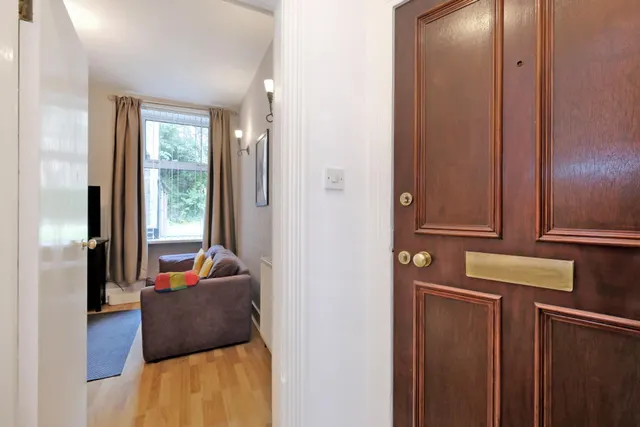 Ashvale Place, Holburn, AB10, photo 2