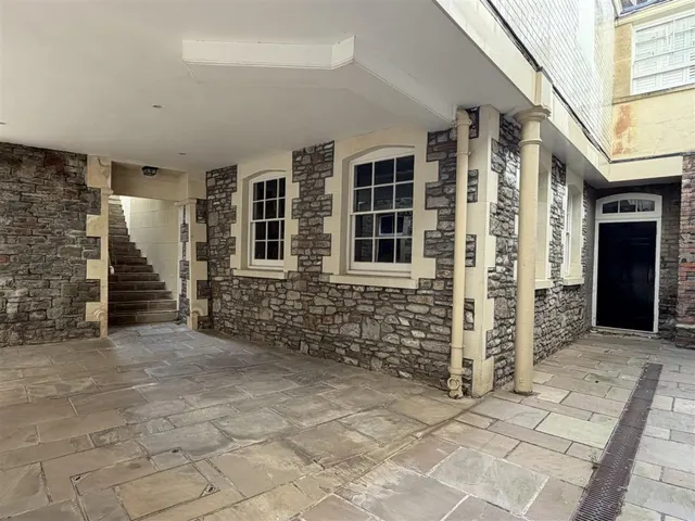 Guinea Street, Bristol, BS1, photo 2