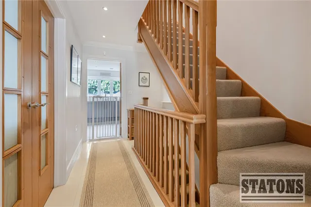 Photo 2 — Barnet Road, Arkley, EN5 3ES