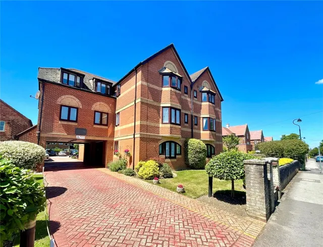 Lymington, Hampshire, photo 1