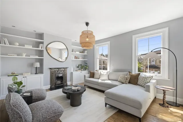 Byrne Road, London, SW12, photo 1