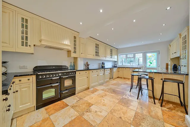 Photo 3 — Blendon Drive, DA5