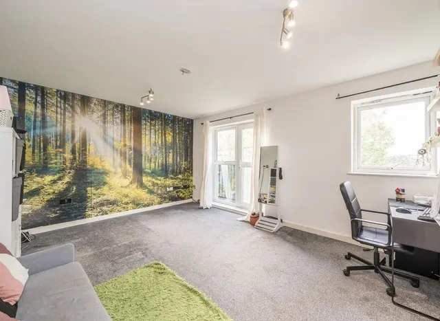 Issa Road, Hounslow, TW3, photo 3