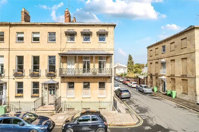 London Road, Cheltenham, GL52, photo 3