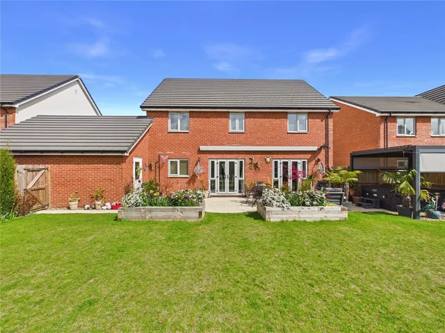 Allens Drive, Trimley St. Martin, IP11, photo 2