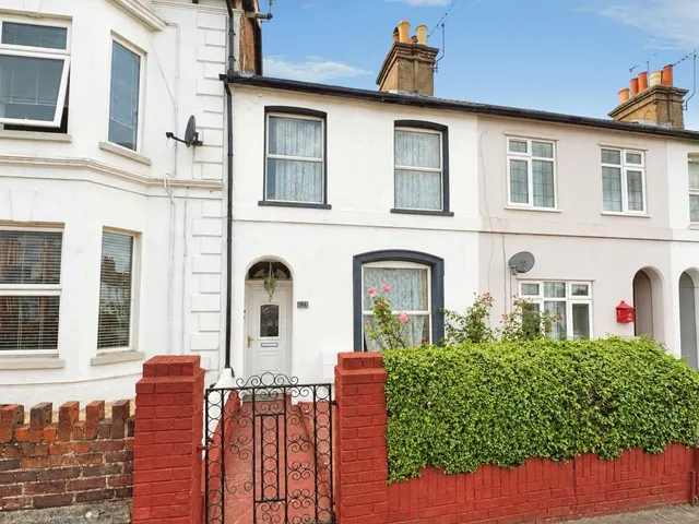 Grosvenor Road, Aldershot, GU11, photo 1