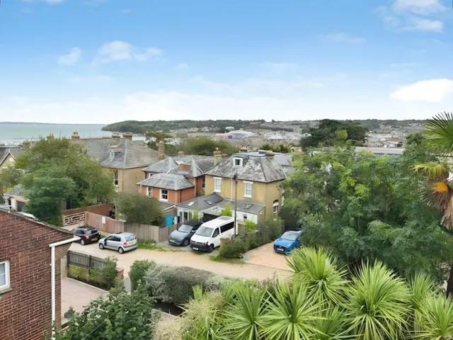 Weston Road, Cowes, PO31, photo 2