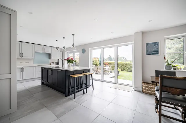 Greenacres Drive, Otterbourne, SO21, photo 2