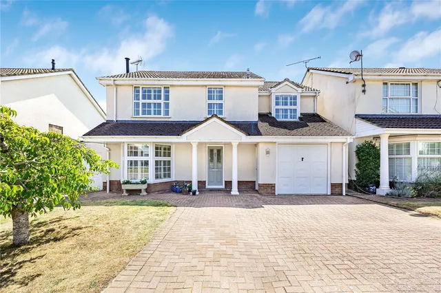 4 bedroom property, Ridgeway, Wargrave, RG10