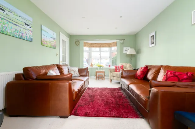 Photo 3 — Peasehill Gait, Rosyth, KY11 2BD