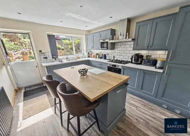 Brownhill Road, Birstall WF17 0QZ, photo 1