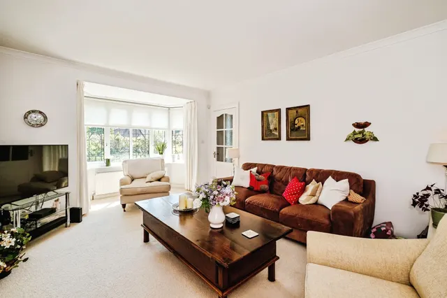Photo 3 — Offington Avenue, Worthing