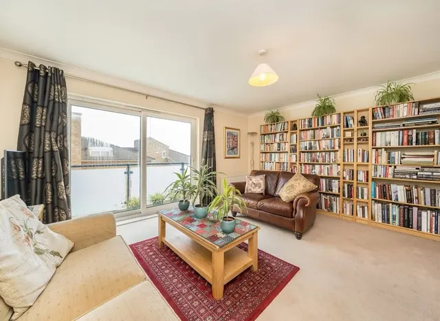 Photo 2 — Hartfield Crescent, Wimbledon, SW19