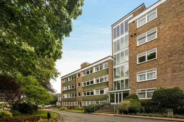 St Mary's Lodge, Wanstead, photo 1