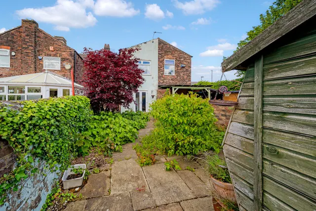 Photo 2 — Derby Road, Widnes, Widnes, WA8 9NE