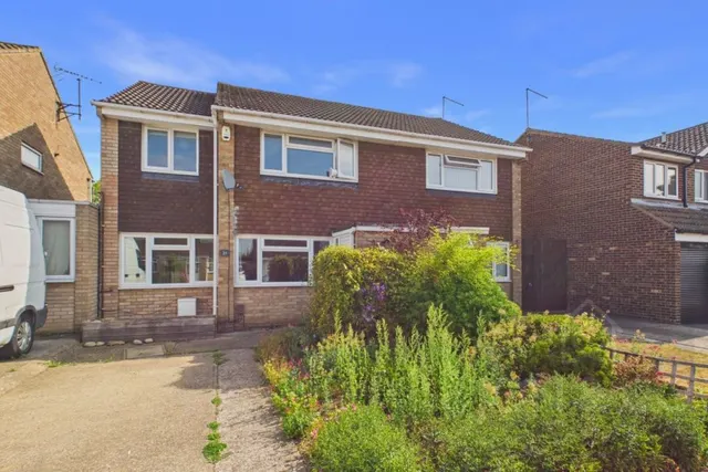 Rides Court, Moulton, NN3, photo 1