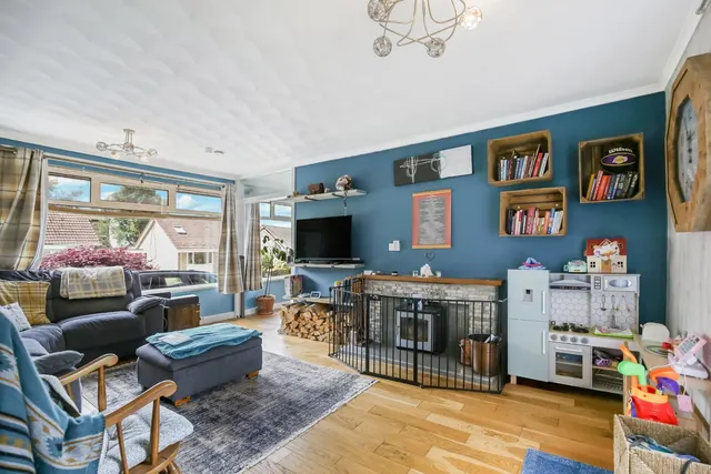 Photo 2 — Roebank Road, Beith, North Ayrshire, KA15