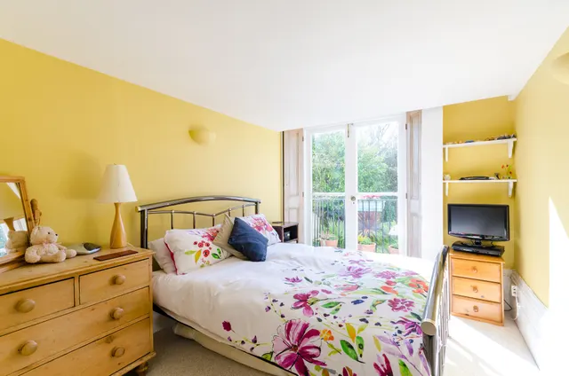 Photo 2 — 2 Camden House, 48 Wolsey Road, East Molesey