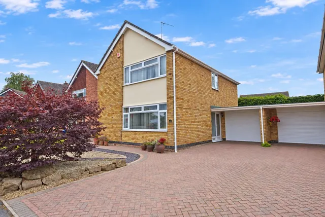 Whittle Close, Rugby, photo 1