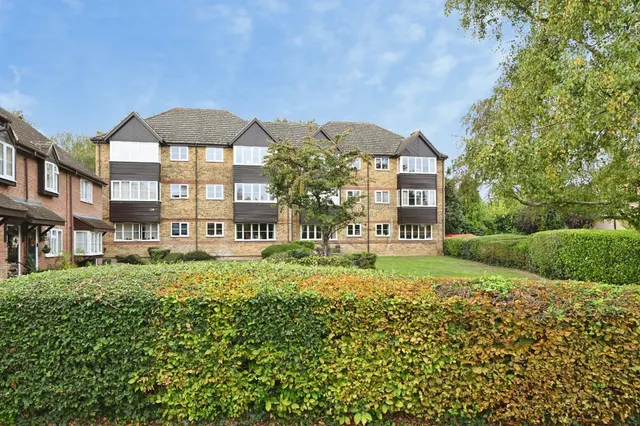 River Meads, Stanstead Abbotts, SG12, photo 1