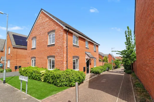 Buxus Road, Telford, photo 1