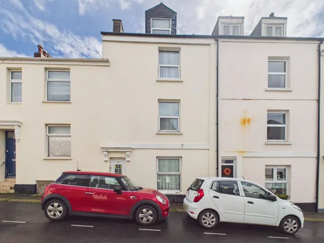 Wellington Street, Greenbank, photo 1