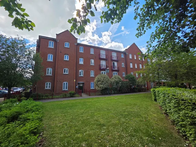 Coxhill Way, Aylesbury, HP21, photo 1