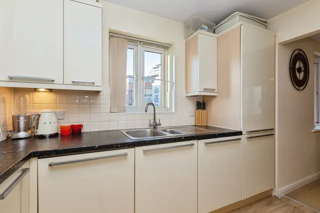 Coxhill Way, Aylesbury, HP21, photo 3