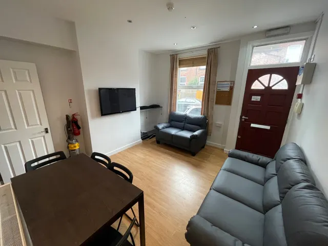 Beamsley Terrace, Hyde Park, LS6, photo 3