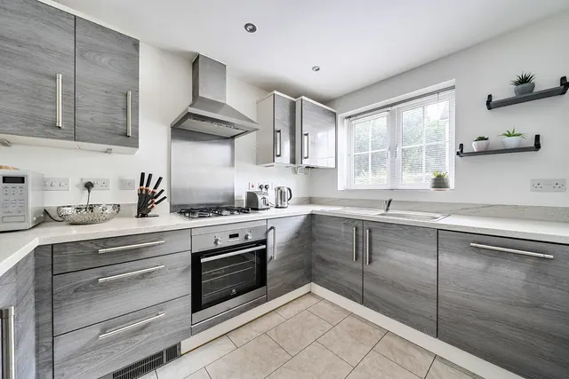 Holmes Road, Bishopdown, SP1, photo 2