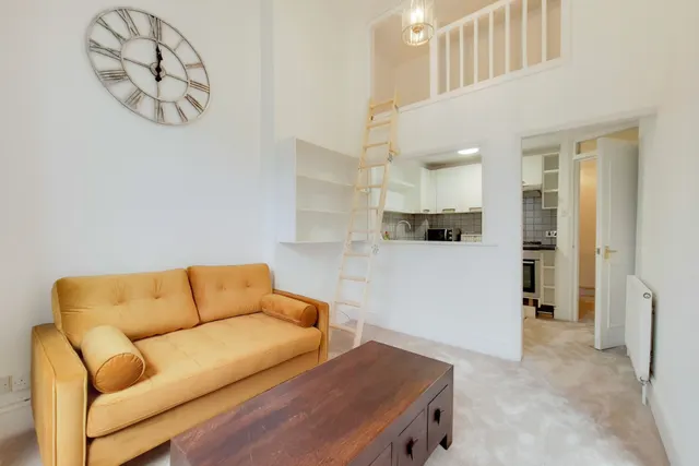 55d Sutherland Avenue, London, photo 1