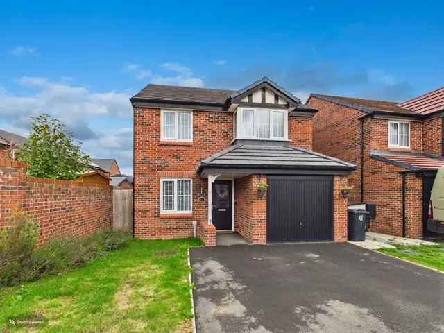 Carlton Meadows, Llay, LL12, photo 1