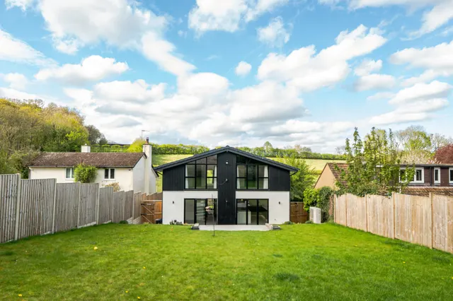 Photo 3 — Nags Head Lane, Great Missenden, HP16