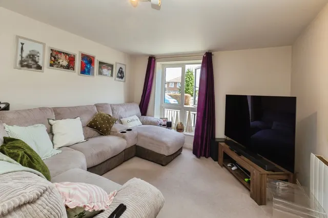 Photo 3 — Bicester Road, Aylesbury, Buckinghamshire, HP19