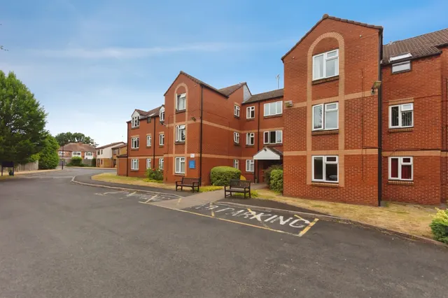 Photo 3 — Pembroke Way, Birmingham