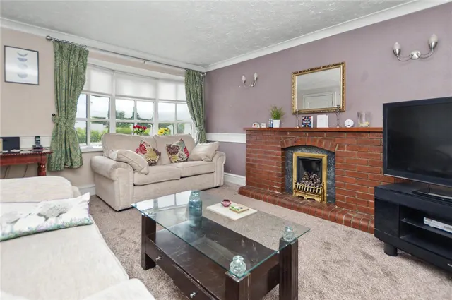 Ashleigh Gardens, Woodlesford, LS26, photo 3