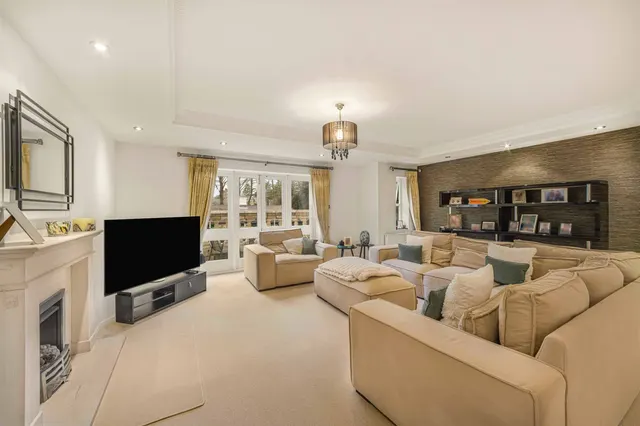 Hazelmere, Altrincham, photo 2